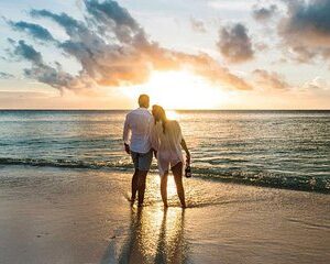 Save 10.00%! Romantische Flitterwochen-Sonnenuntergangstour auf Hong Island + BBQ-Dinner
