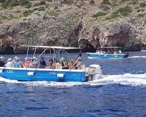 Save 20.00%! 3 Stunden – Bootstour zu den Höhlen von Santa Maria di Leuca