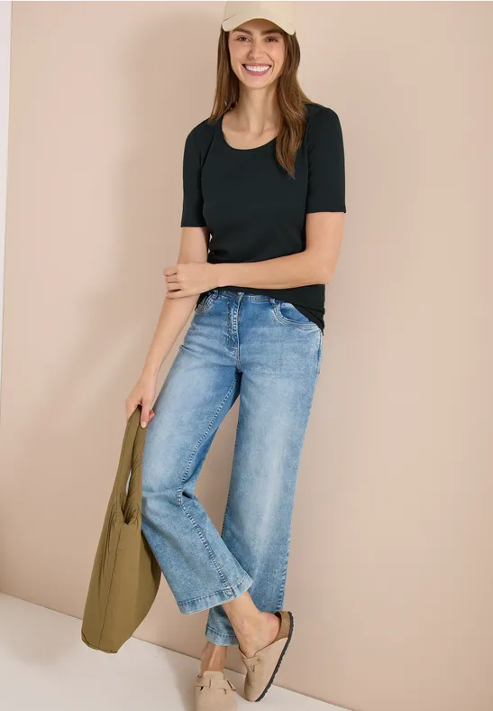 Basic T-Shirt mit Rundhals in Unifarbe