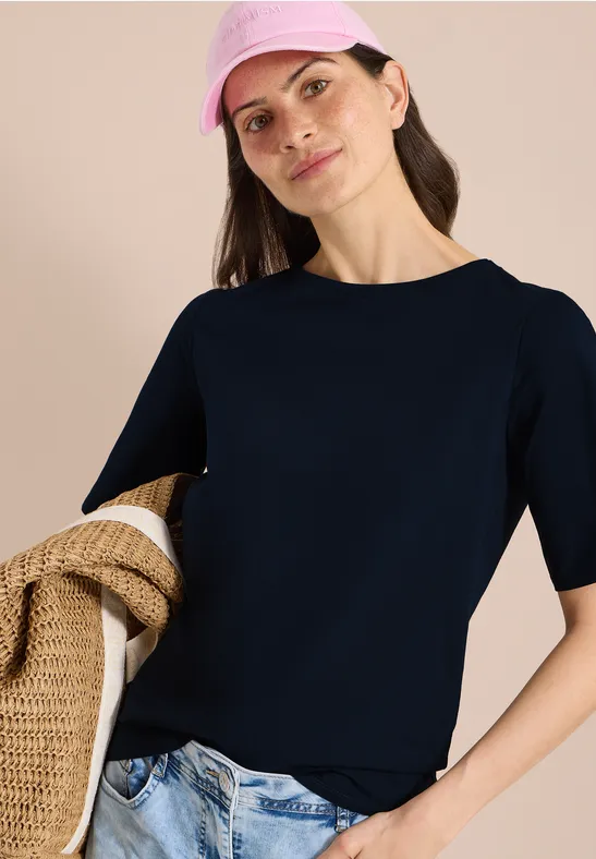 Basic T-Shirt mit U-Boot-Ausschnitt