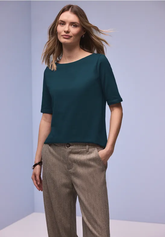 Shirt mit U-Boot-Ausschnitt