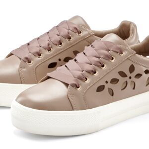 LASCANA Sneaker mit kleinen Cut-Outs, Schnürhalbschuhe, Freizeitschuhe VEGAN