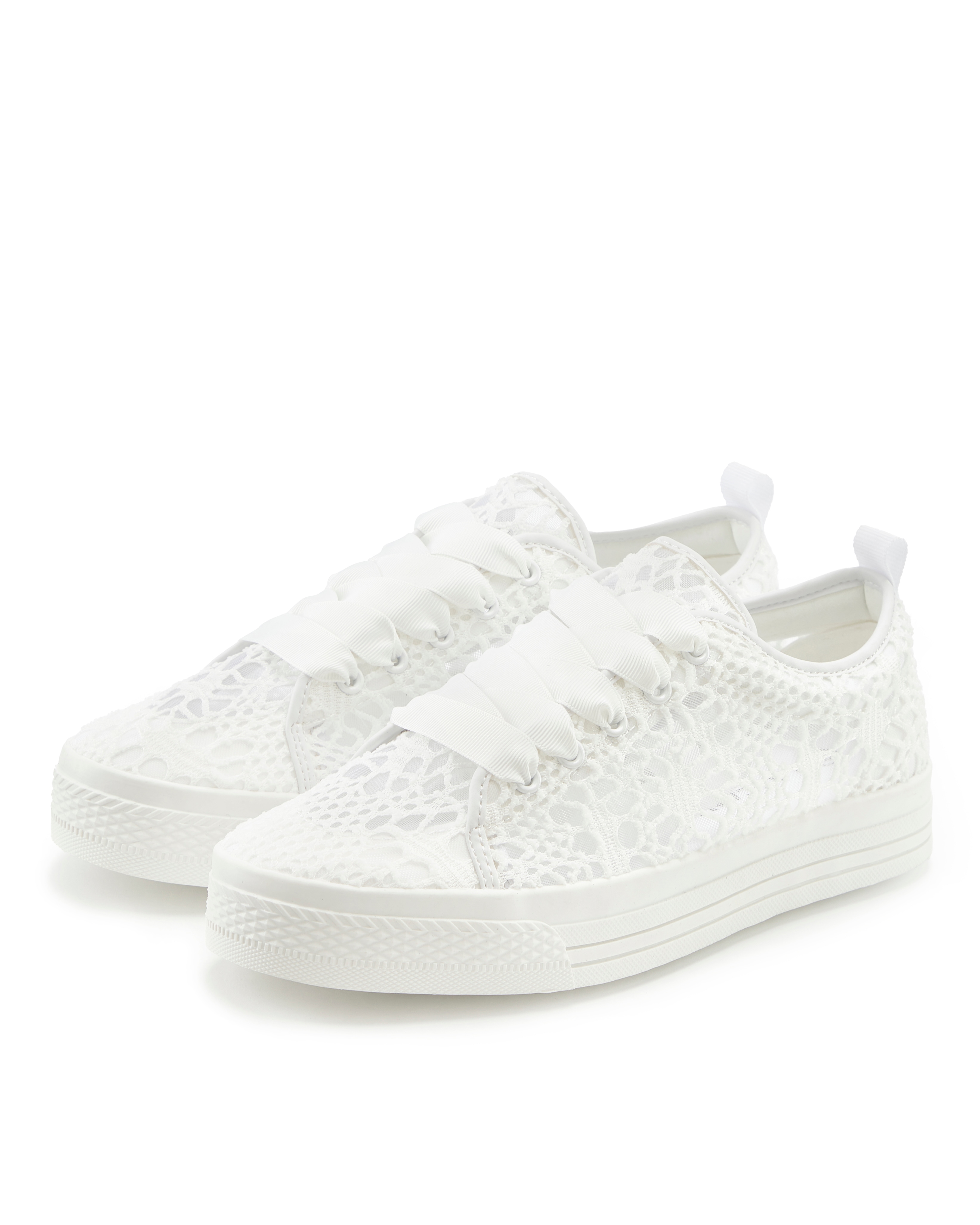 LASCANA Sneaker "Schnürhalbschuhe, Freizeitschuhe," mit leichter Plateausohle und Spitze VEGAN