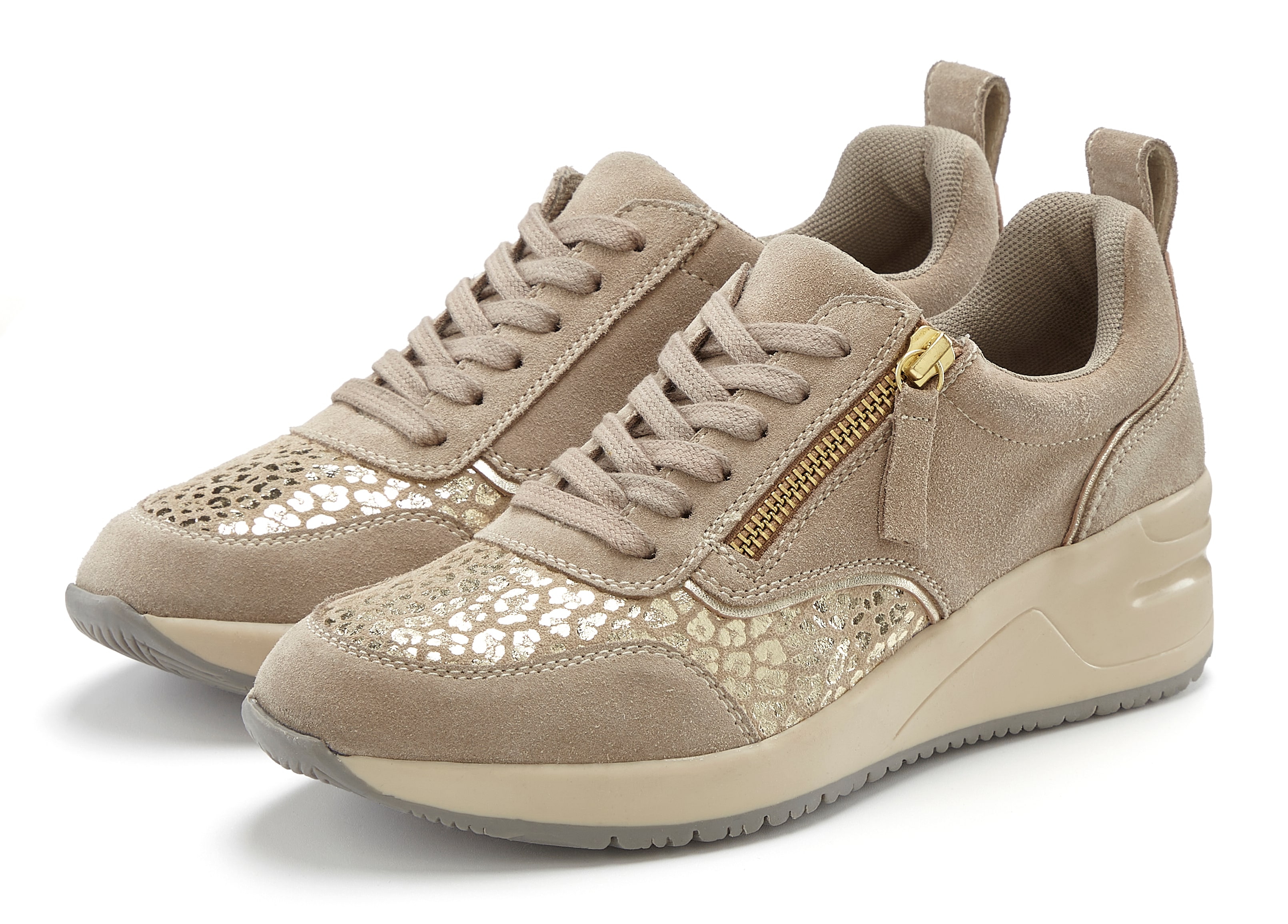 LASCANA Sneaker "Freizeitschuh, Halbschuh," aus Leder mit innenliegendem Keilabsatz und Leo-Druck